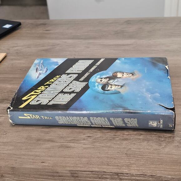 Star Trek Strangers From the Sky Hardcover Book Vintage 80s Science Fiction - Picture 5 of 12